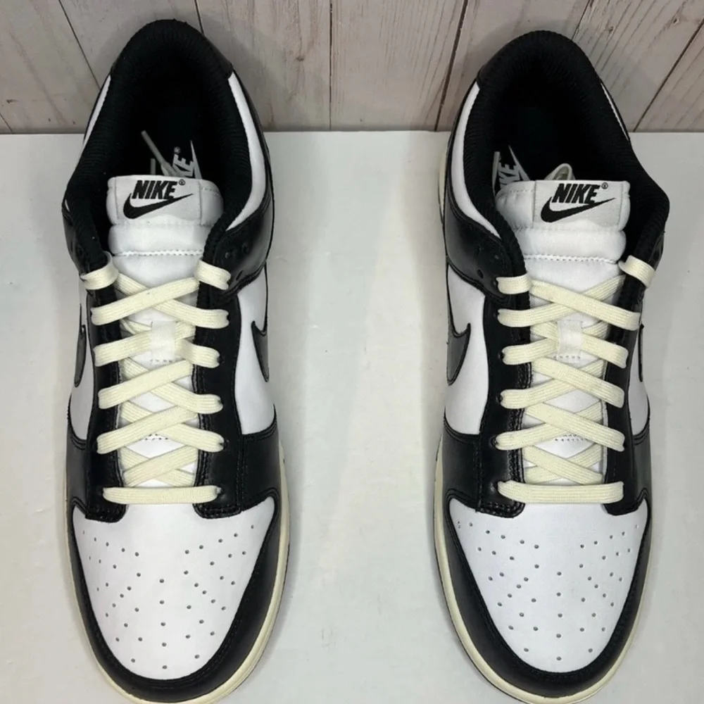 Nike Dunks Pandas Low Top Tennis Shoes, Men’s Size 8, NIB Dead Stock